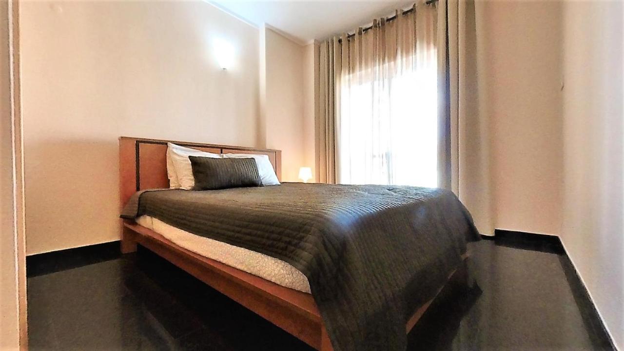 Apartamentos Turisticos Rocha Tower 3 ปอร์ติเมา ภายนอก รูปภาพ