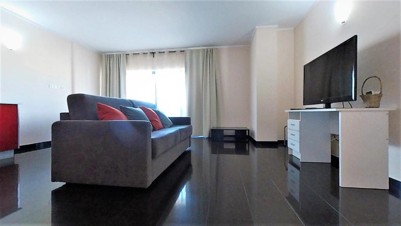 Apartamentos Turisticos Rocha Tower 3 ปอร์ติเมา ภายนอก รูปภาพ